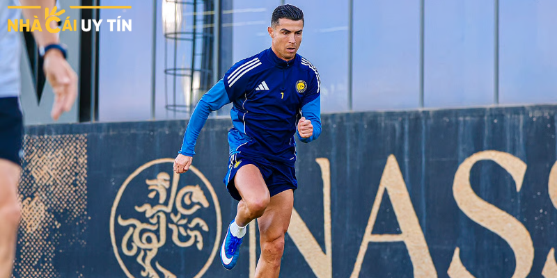 Siêu sao Ronaldo nỗ lực tập luyện